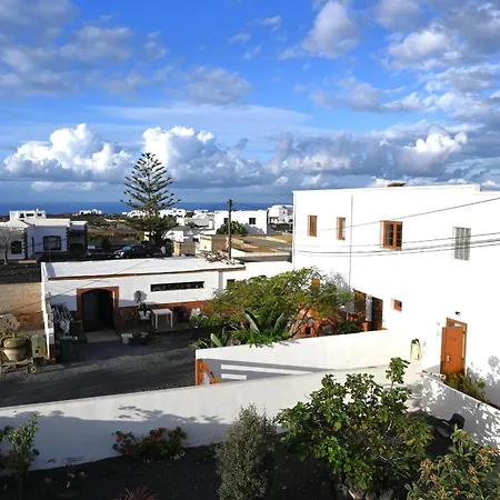 Guest house Nopasanada Tu Casa En Lanzarote El Cuchillo